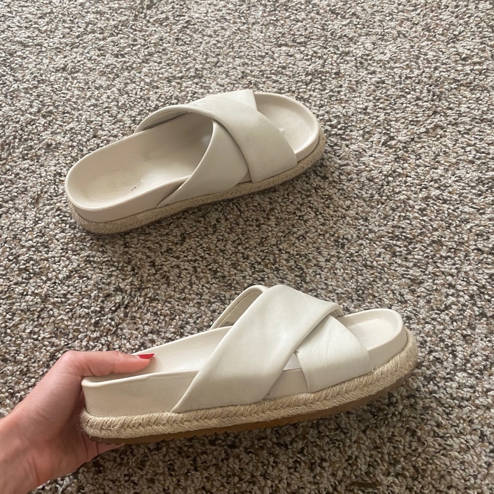 Zara slides